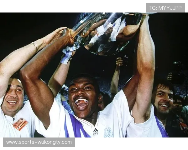 内斯塔与马塞尔·德赛利在防守转换下分化，呈现单点驱动与多点协防趋势