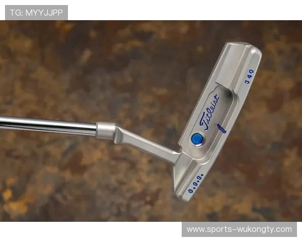 伍兹凌晨四点在车库练推杆，邻居以为他疯了