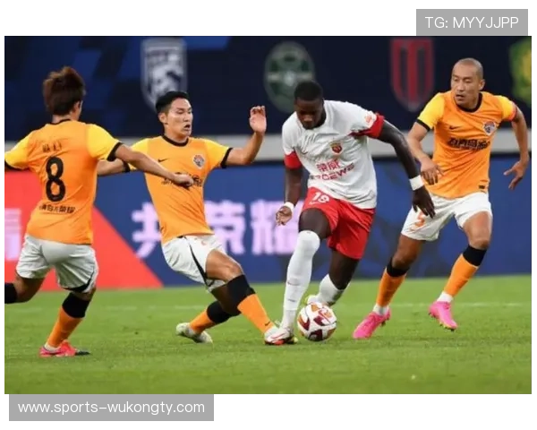 VAR回看流程揭秘：裁判如何精准复核关键判罚？