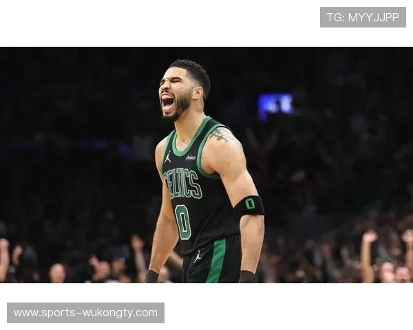 塔图姆无球切入效率提升，主导绿军进攻拉开空间