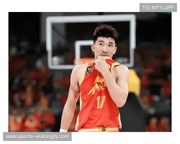 孙铭徽训练完直接拎两袋蛋白粉回家，冰箱塞满能量胶像囤零食