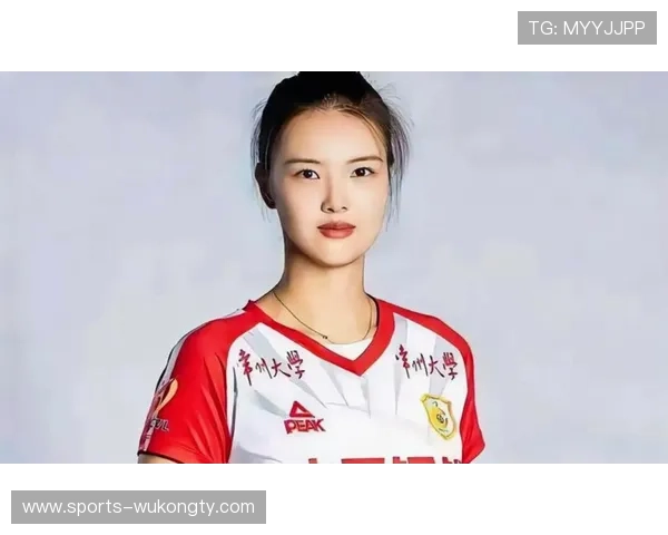 张常宁在家叠衣服都像在发球